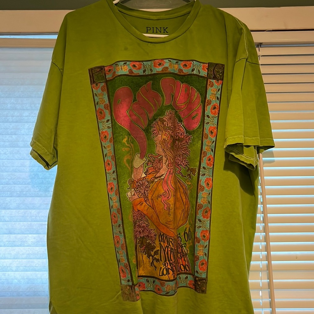UO graphic tee